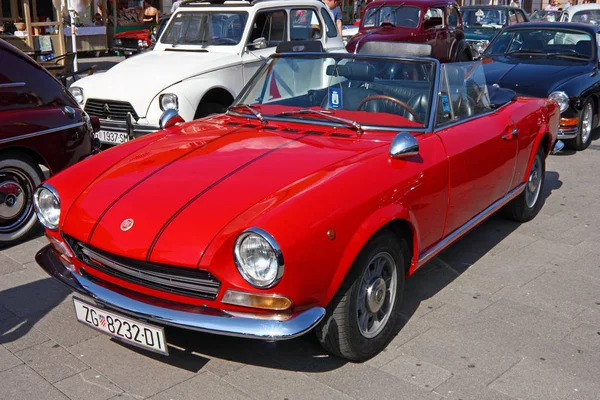 Samobor Croazia Luglio 2011 Fiat 124 Sport Spider Cabrio Auto — Foto Stock