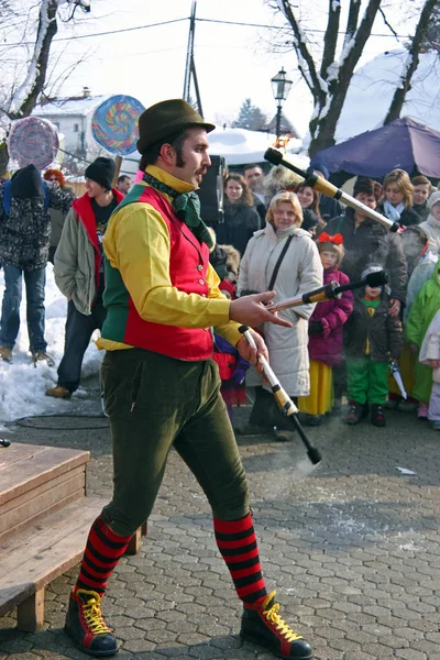 Samobor Croacia Febrero 2010 Artista Callejero Realiza Malabares Con Fuego — Foto de Stock