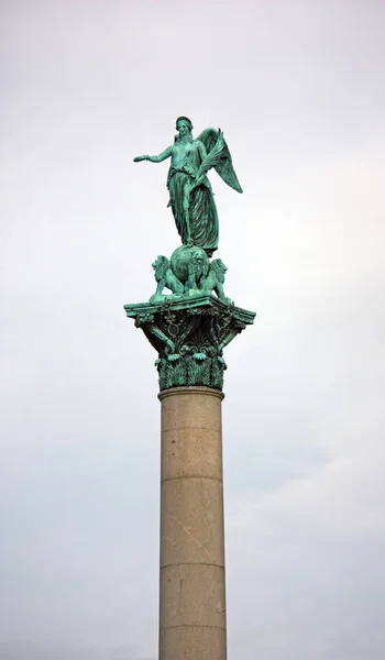 Статуя Вершине Колонны Короля Вильгельма Шлоссплатц Штутгарт — стоковое фото