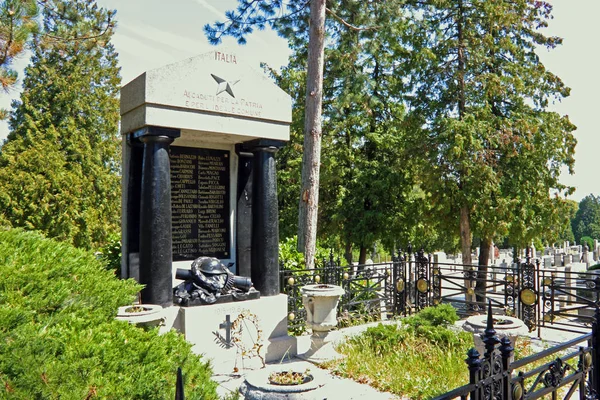 Гробница итальянских солдат, погибших в Первой мировой войне — стоковое фото