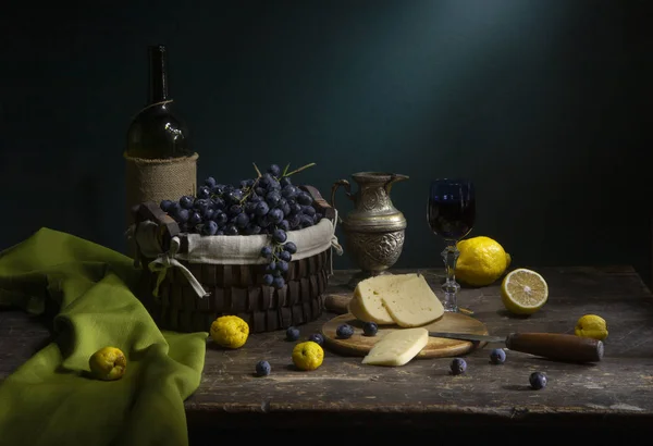 Şarap Üzüm Peynirli Eski Bir Hayat Stok Fotoğraf