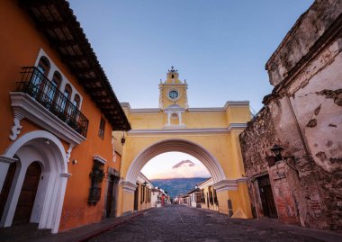 Antigua Guatemala şehrindeki sömürge mimarisi, Orta Amerika, Guatemala