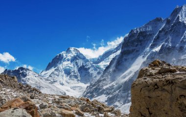 Dağların manzarası, Kanchenjunga Bölgesi, Himalayalar, Nepal.