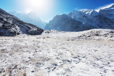 Dağların manzarası, Kanchenjunga Bölgesi, Himalayalar, Nepal.