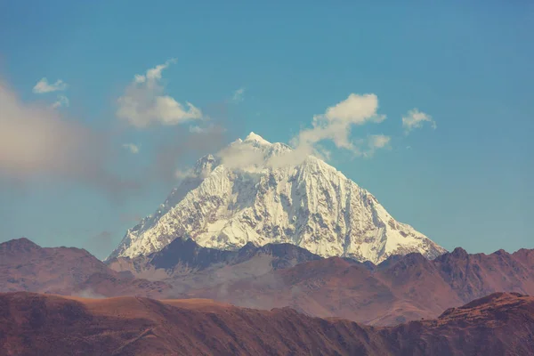 コーデレラの美しい山の風景Huayhuash ペルー 南アメリカ — ストック写真