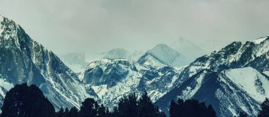 Sierra Nevada Dağları doğa doğal görünümü 