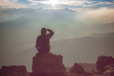 Haleakala yanardağında güzel bir gün doğumu sahnesi, Maui adası, Hawaii