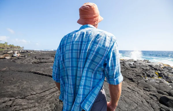 Uomo Una Spiaggia Incredibile Hawaiana — Foto Stock