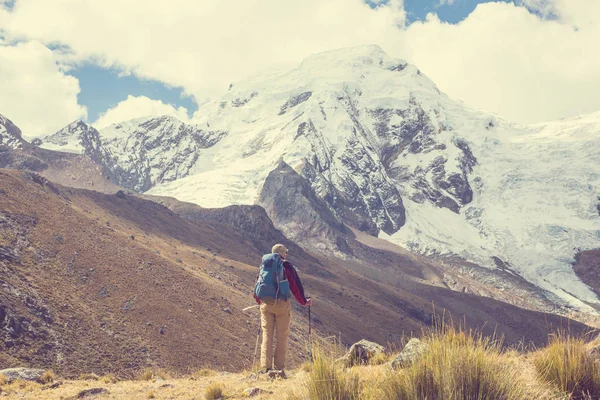 秘鲁科迪勒拉山的远足场景 — 图库照片