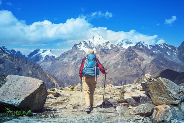 秘鲁科迪勒拉山的远足场景 — 图库照片