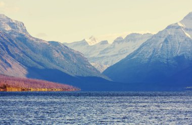 Pitoresk kayalık zirveleri buzul Milli Parkı, Montana, ABD