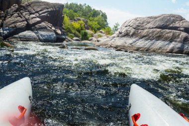 Rafting takımı, yaz ekstrem su sporları.
