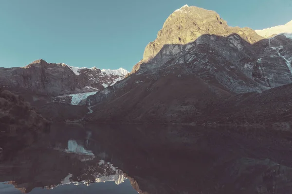 Piękne Górskie Krajobrazy Cordillera Huayhuash Peru Ameryka Południowa — Zdjęcie stockowe