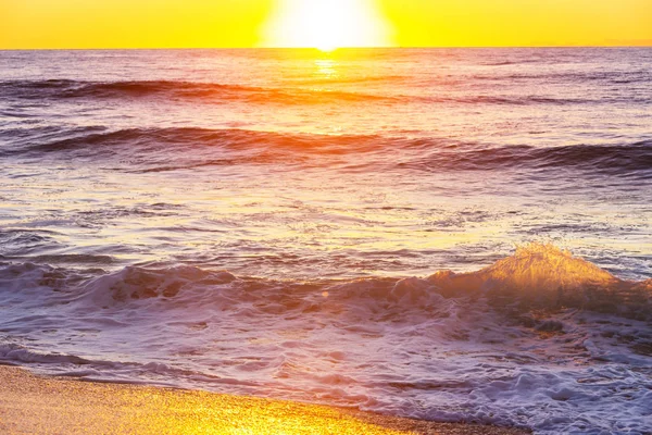 Escénica Puesta Sol Colores Costa Del Mar Bueno Para Fondo — Foto de Stock
