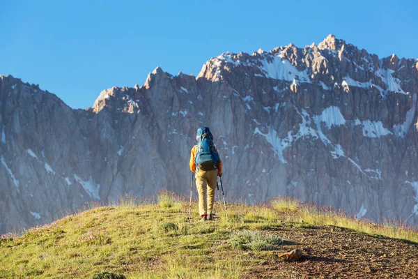 Wanderlust Time Man Hiking Beautiful Fann Mountains Pamir Tajikistan Central — Stock Photo, Image