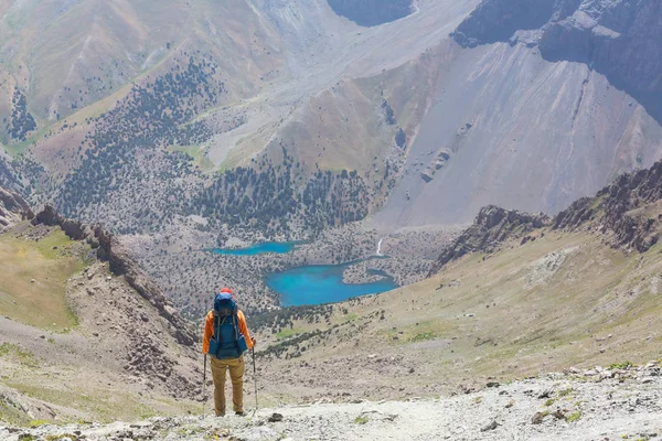 Fernweh Zeit Mann Beim Wandern Schönen Fann Gebirge Pamir Tadschikistan — Stockfoto