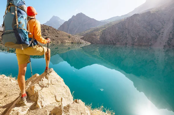 Hora Wanderlust Homem Caminhando Belas Montanhas Fann Pamir Tajiquistão Ásia — Fotografia de Stock