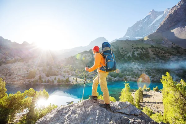 Čas Toulání Muž Turistika Krásných Horách Fann Pamíru Tádžikistán Střední — Stock fotografie