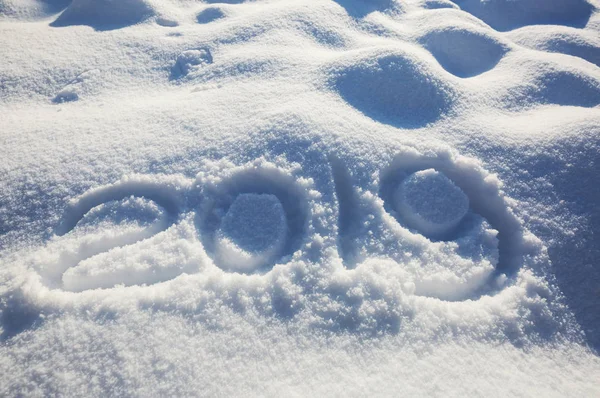 Yeni Yıl 2019 Kar Arka Planda Yazılı Tarih — Stok fotoğraf