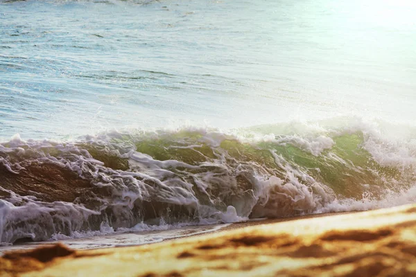 Ola Azul Playa Fondo Desenfocado Manchas Luz Solar Fondo Natural — Foto de Stock