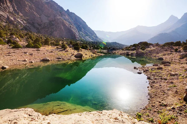 Belo Lago Sereno Nas Montanhas Fanns Ramo Pamir Tajiquistão — Fotografia de Stock