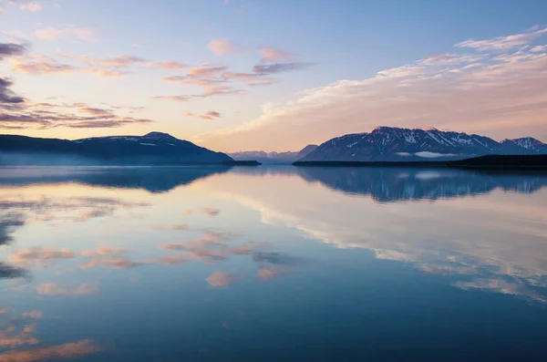 Озеро Сереніті Тундрі Аляска — стокове фото