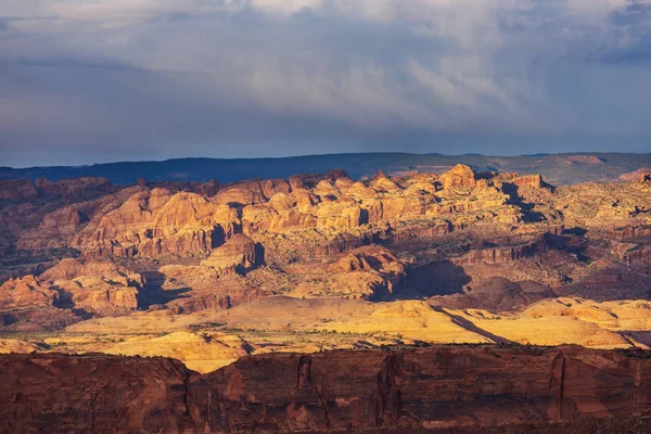 Wędrówka Parku Narodowym Canyonlands Utah Usa — Zdjęcie stockowe