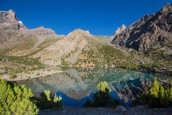 Красивое Безмятежное Озеро Горах Фанса Филиал Памира Таджикистане — стоковое фото