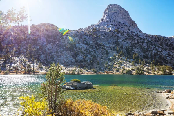 Hermosa Escena Natural Las Montañas Otoño Reflexión Lago Sierra Nevada — Foto de Stock