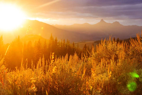 Pôr Sol Cênico Nas Montanhas Temporada Outono — Fotografia de Stock