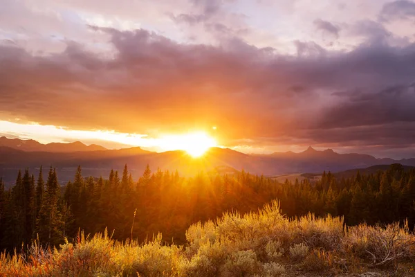 Pôr Sol Cênico Nas Montanhas Temporada Outono — Fotografia de Stock