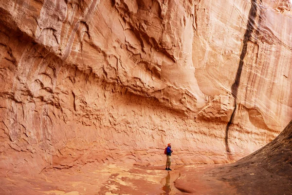 Turysta Górach Utah — Zdjęcie stockowe