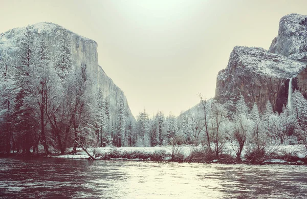 Krajobrazy Piękne Wczesną Wiosną Parku Narodowym Yosemite Yosemite Usa — Zdjęcie stockowe