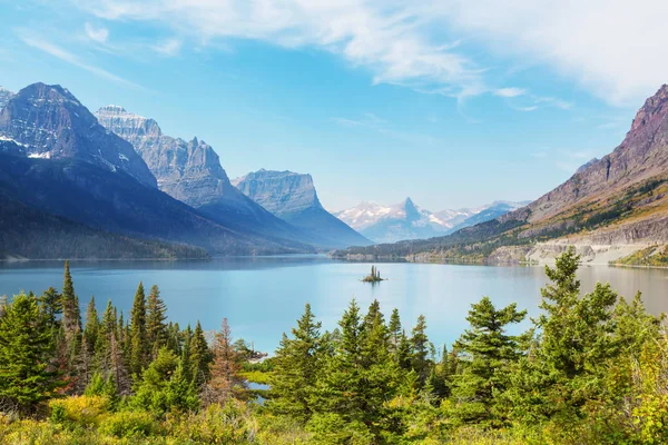 Pitoresk kayalık zirveleri buzul Milli Parkı, Montana, ABD