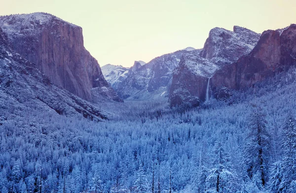 Sezon Zimowy Parku Narodowym Yosemite Kalifornia Usa — Zdjęcie stockowe