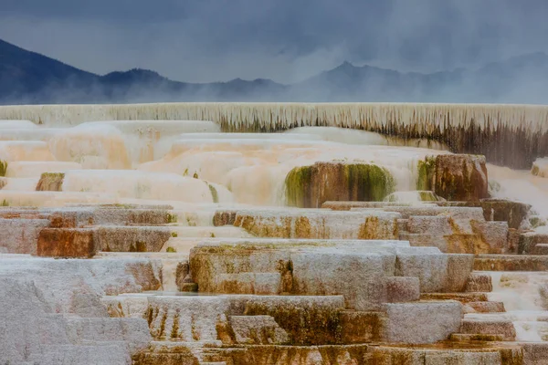 Gorące Źródła Mamuta Yellowstone Usa — Zdjęcie stockowe