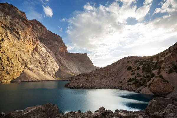 Bellissimo Lago Sereno Nelle Montagne Fanns Ramo Del Pamir Tagikistan — Foto Stock