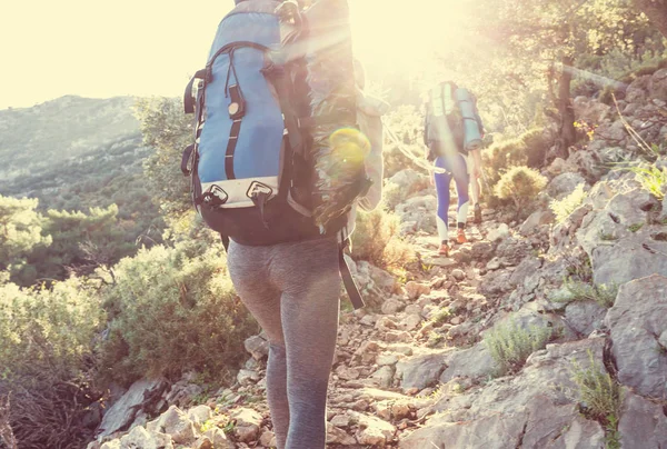 Gente Caminata Las Montañas — Foto de Stock