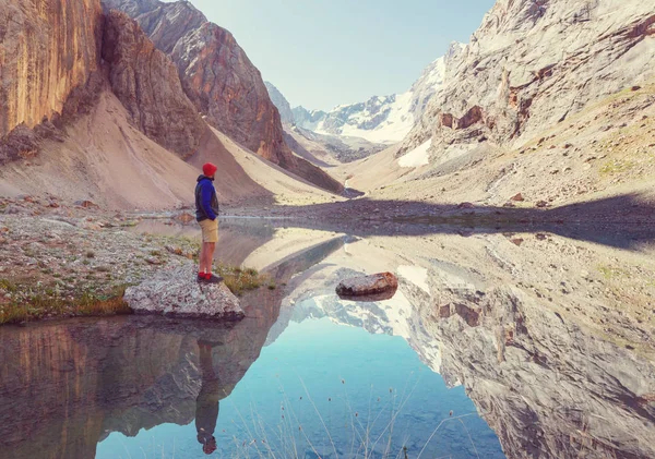 Krásné Klidné Jezero Fanns Hory Větev Pamir Tádžikistánu — Stock fotografie