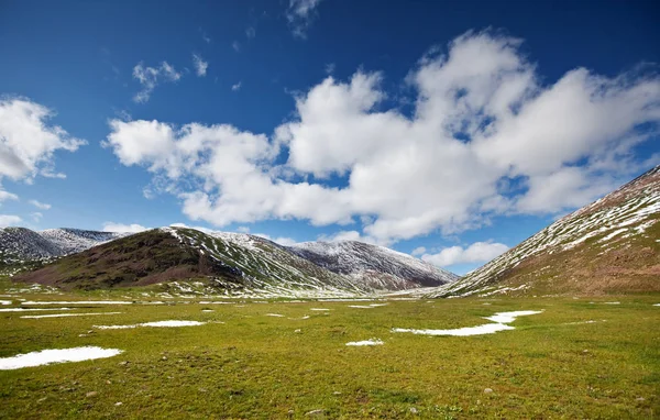 Moğolistan Doğal Görünümü Dağlarda — Stok fotoğraf