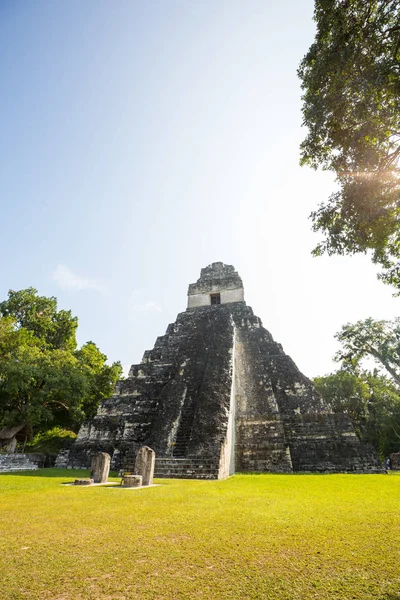 Famosos Templos Mayas Antiguos Parque Nacional Tikal Guatemala América Central — Foto de Stock