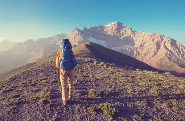 Wanderlust Time Man Hiking Beautiful Fann Mountains Pamir Tajikistan Central — Stock Photo, Image