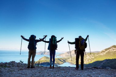 Türkiye dağlarındaki güzel doğa manzaraları. Lycian tarzı yürüyüşçüler arasında meşhurdur..