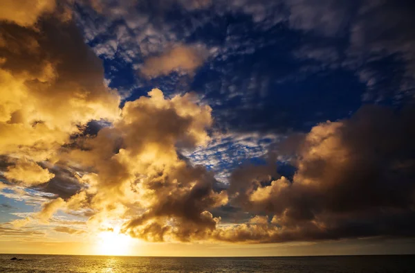 Escénica Puesta Sol Colores Costa Del Mar Bueno Para Fondo — Foto de Stock