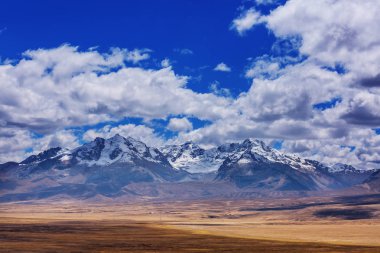 Cordillera Huayhuash, Peru, Güney Amerika 'daki güzel dağ manzaraları