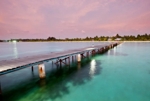 Passeggiata Legno Sulla Spiaggia Tropicale Delle Maldive — Foto Stock