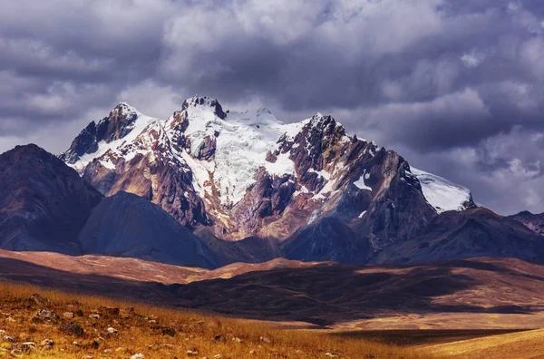 Vackra Berg Landskap Cordillera Huayhuash Peru Sydamerika — Stockfoto