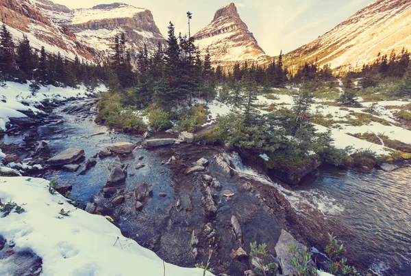 Pintorescos Picos Rocosos Del Parque Nacional Glaciar Montana — Foto de Stock