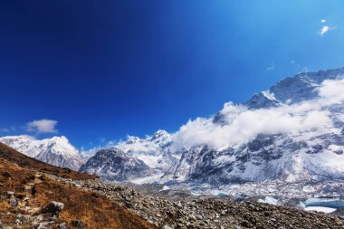Dağların manzarası, Kanchenjunga Bölgesi, Himalayalar, Nepal.