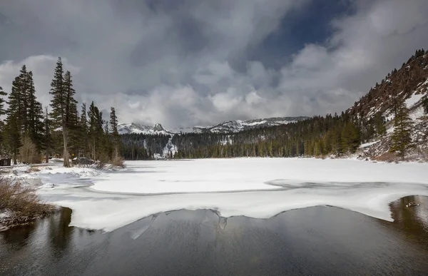 Bahar Dağlarında Güzel Bir Doğa Manzarası Sierra Nevada Manzaraları — Stok fotoğraf